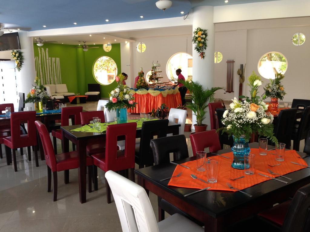 טונסופה Playa Almendro Resort מראה חיצוני תמונה