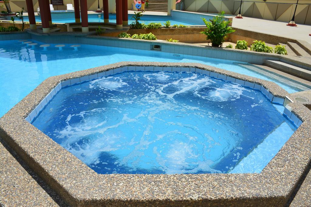 טונסופה Playa Almendro Resort מראה חיצוני תמונה
